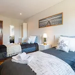 Host Wise - Bright And Elegant Urban Flat With Balcony