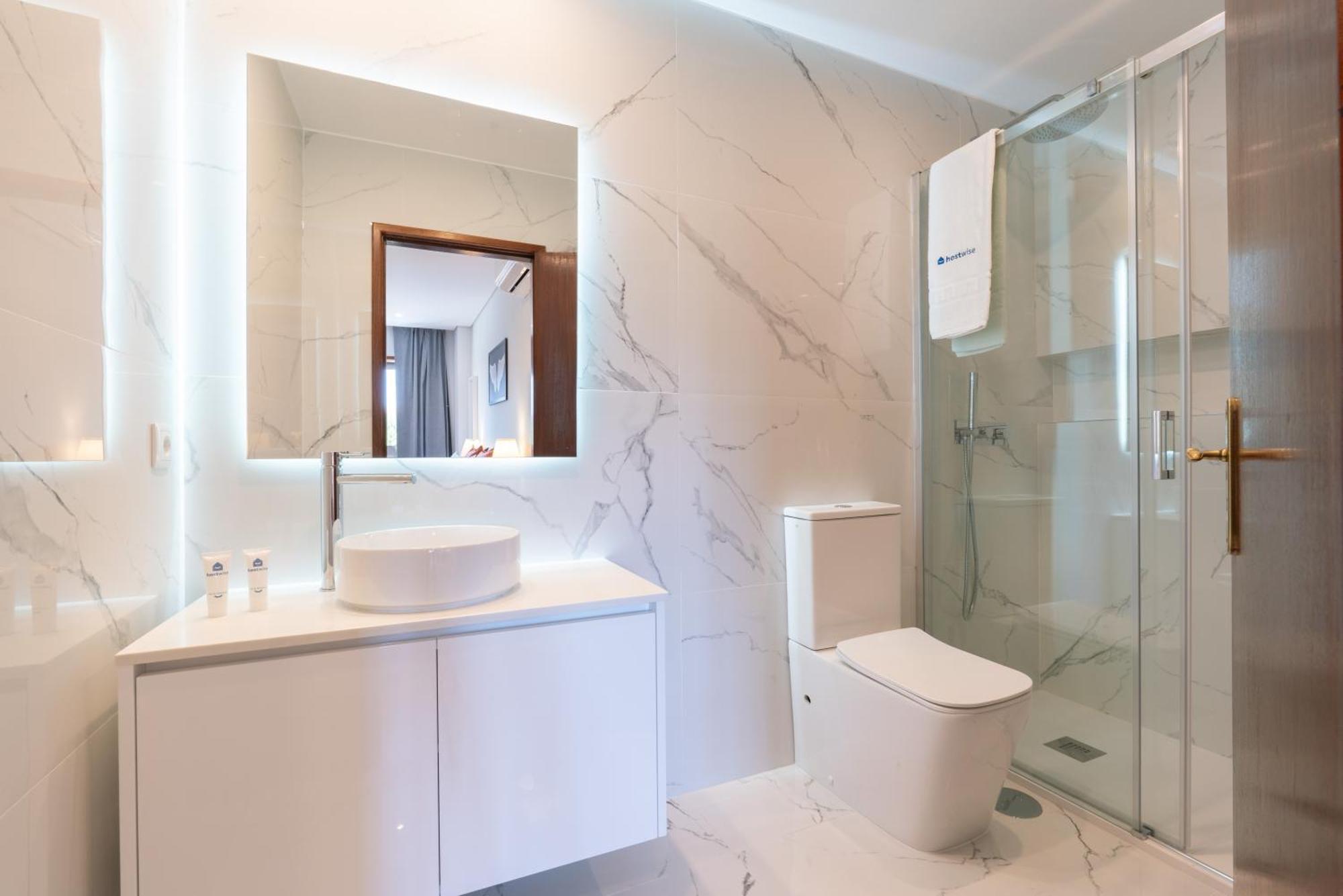 Host Wise - Bright And Elegant Urban Flat With Balcony Apartamento Oporto