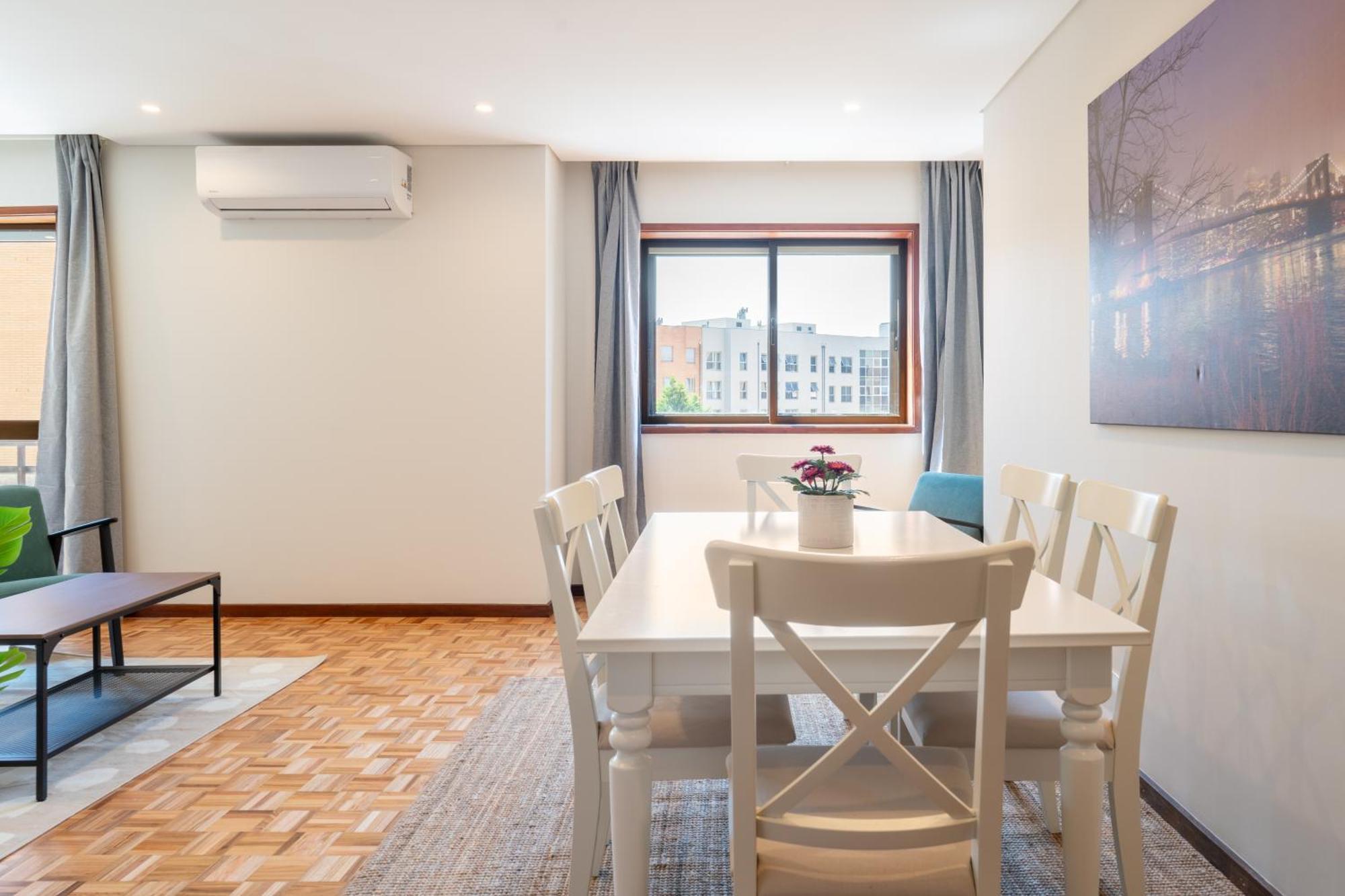 Host Wise - Bright And Elegant Urban Flat With Balcony Oporto